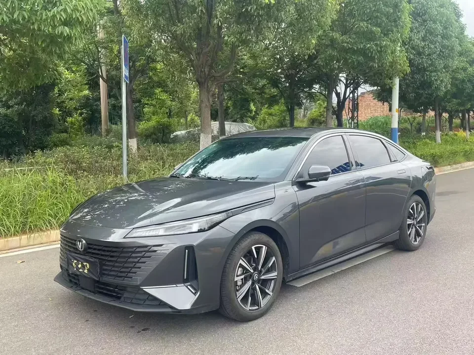 Changan Eado Yida 2023 1.5T GDI Automatic Premium 2024 — photo 1, buy with delivery to Moscow