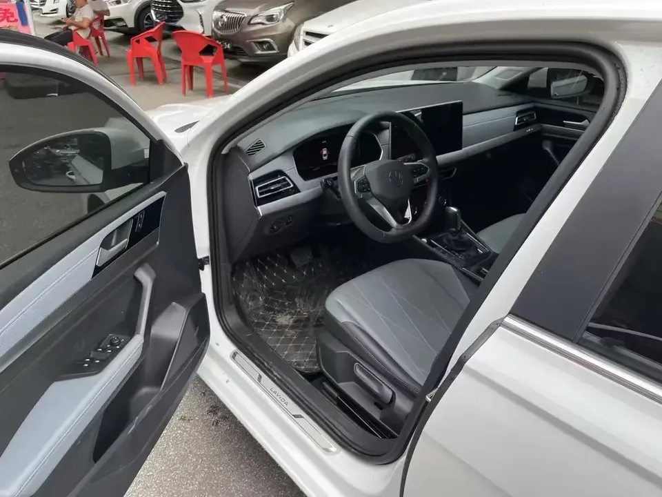 Volkswagen Lavida Lavida 2023 Modified 1.5L Automatic Starry Sky 5 Million Edition 2024 — thumbnail 5