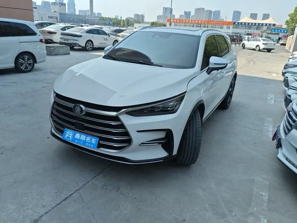 BYD Tang DM Tang DM 2023 DM-i Champion Edition 112KM Premium 2023 — photo 1, buy with delivery to Moscow