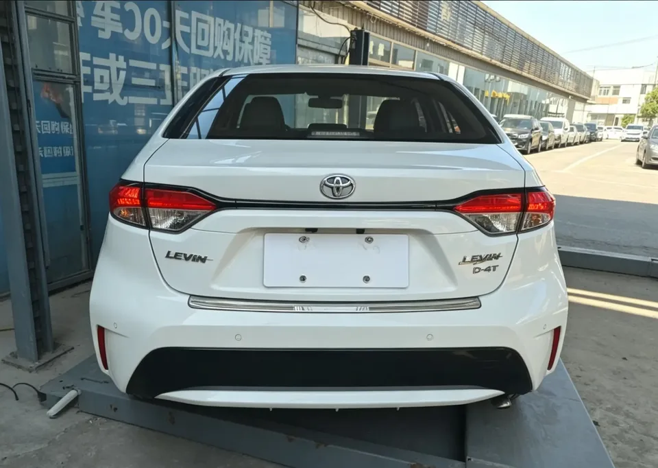 Toyota Levin Lei Ling 2022 185T CVT Deluxe Edition 2022 — миниатюра 4