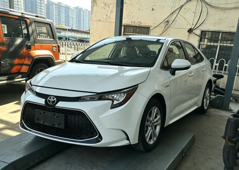 Toyota Levin Lei Ling 2022 185T CVT Deluxe Edition 2022 — фото 1, купить с доставкой в Москву