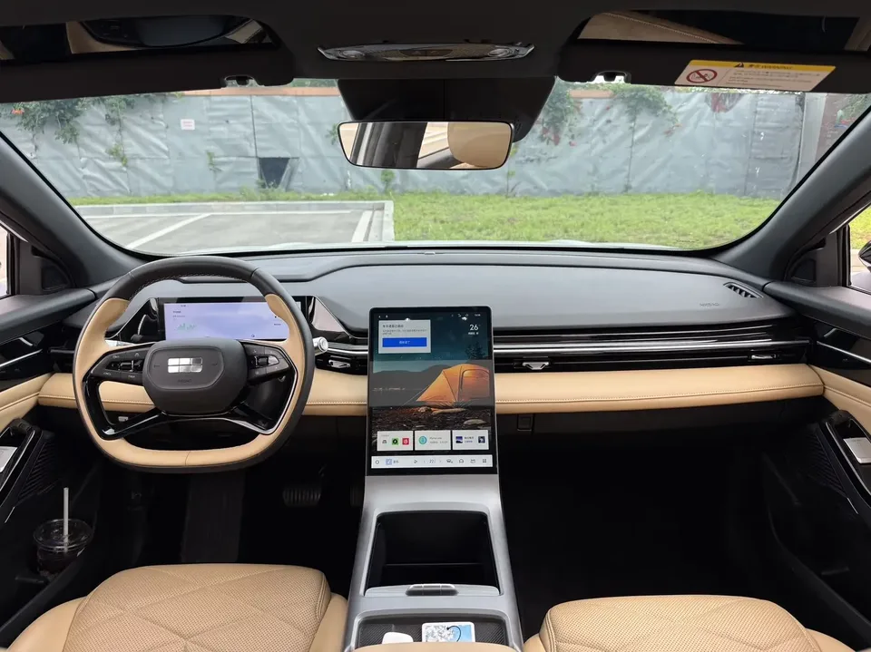 Geely Galaxy L6 Galaxy L6 2024 Longteng version 1.5T DHT 125km PLUS 2024 — thumbnail 2