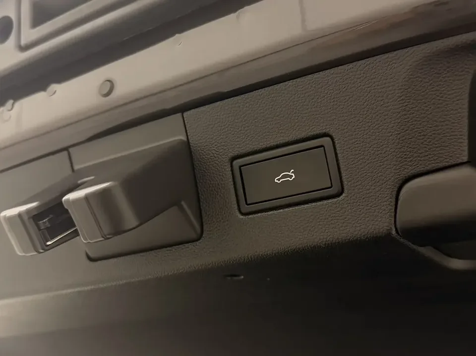 Volkswagen Lamando Lingdu 2023 Lingdu L 280TSI DSG Cool Edition 2023 — thumbnail 3