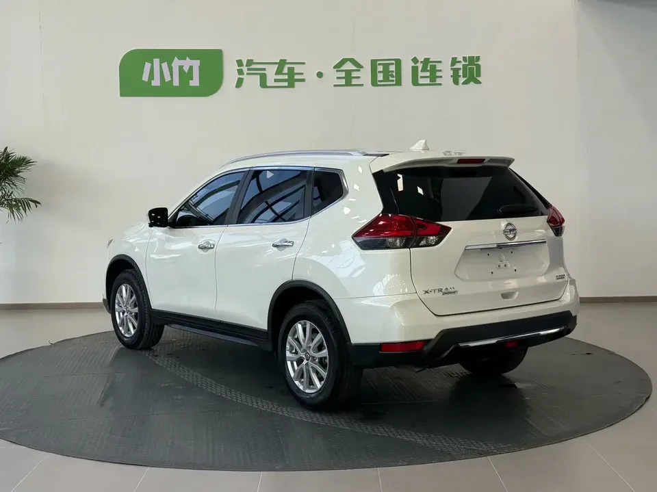 Nissan X-Trail Qijun 2023 Classic Edition 2.0L 2WD Smart Comfort Edition 2023 — thumbnail 2