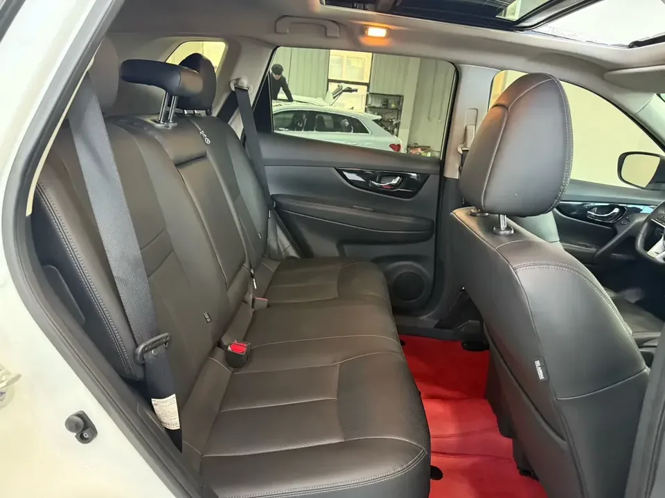 Nissan X-Trail Qijun 2023 Classic Edition 2.0L 2WD Smart Comfort Edition 2023 — thumbnail 5