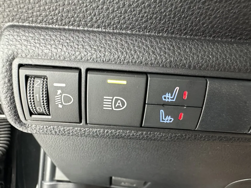 Toyota Levin Lei Ling 2022 185T CVT Sports Edition 2022 — thumbnail 3