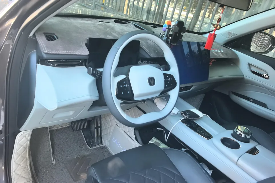 Changan UNI-Z PHEV Changan UNI-Z PHEV 2024 Blue Whale iDD 125KM Beyond 2024 — миниатюра 4