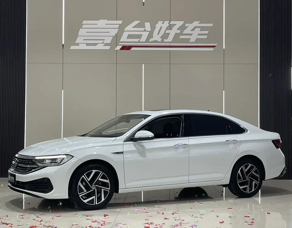 Volkswagen Sagitar Sagitar 2023 280TSI DSG Beyond Edition Plus 2022 — photo 1, buy with delivery to Moscow
