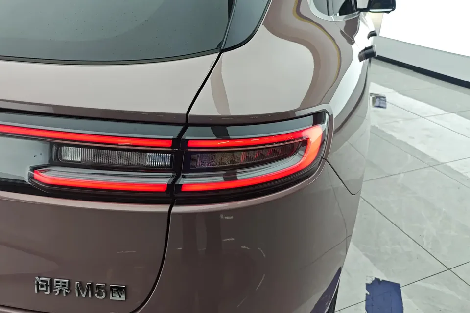 AITO M5 Wenjie M5 2022 Pure electric rear-wheel drive standard version 2023 — thumbnail 2