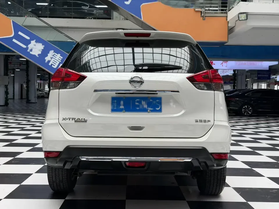 Nissan X-Trail Qijun 2022 Classic Edition 2.0L 2WD Smart Comfort Edition 2023 — thumbnail 5