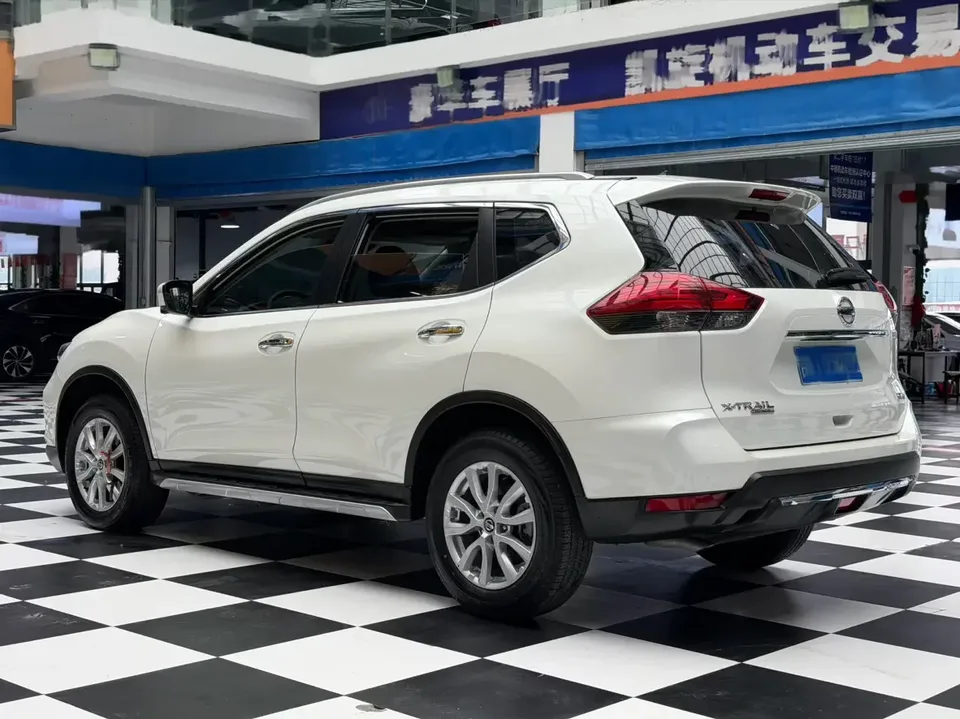 Nissan X-Trail Qijun 2022 Classic Edition 2.0L 2WD Smart Comfort Edition 2023 — photo 1, buy with delivery to Moscow