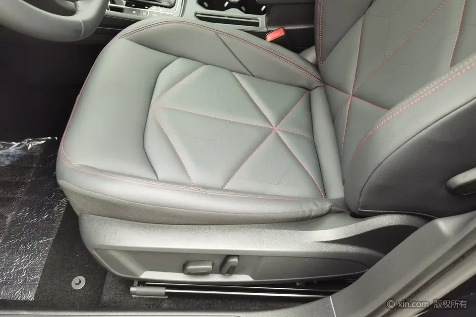 Volkswagen Lavida Lavida 2024 300TSI DSG Starry Sky Leading Edition 2026 — thumbnail 5