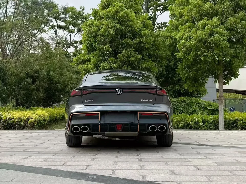 Changan UNI-V Changan UNI-V 2023 1.5T Sports Edition 2023 — thumbnail 2