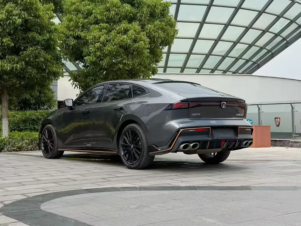 Changan UNI-V Changan UNI-V 2023 1.5T Sports Edition 2023 — thumbnail 4