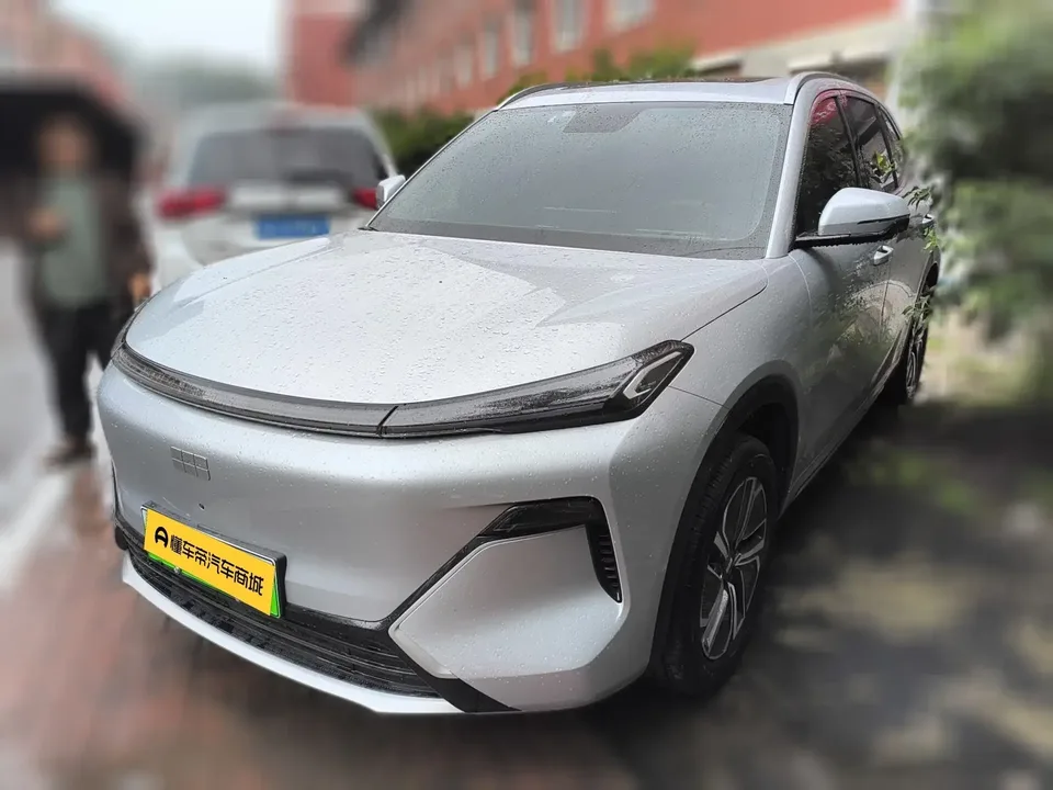 Geely Galaxy Starship 7 EM-i Galaxy Starship 7 EM-i 2025 120KM Sailing+ 2025 — photo 1, buy with delivery to Moscow