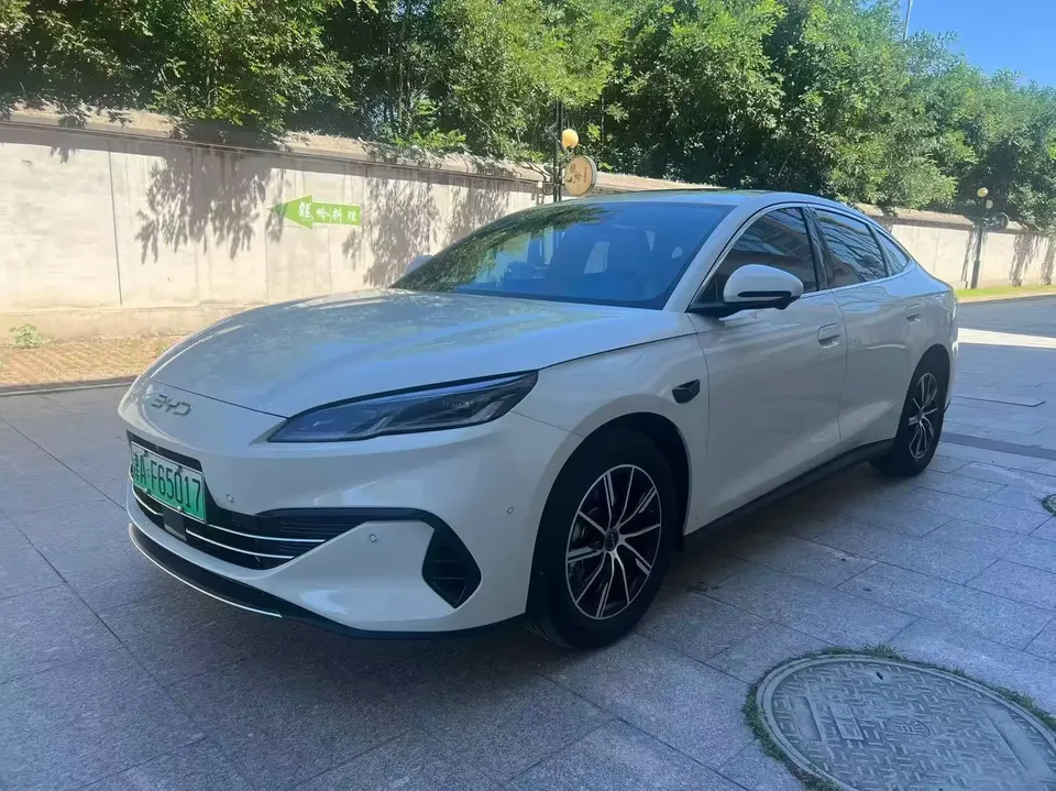 BYD Seal 06DM Seal 06DM 2025 DM-i 120KM Premium Edition 2025 — photo 1, buy with delivery to Moscow