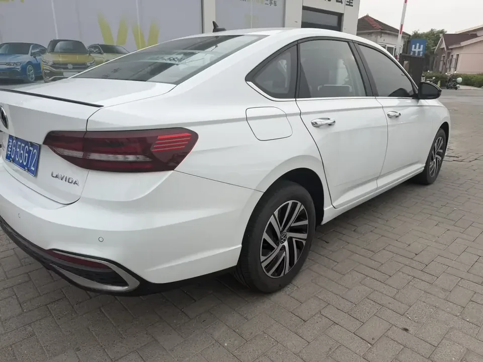 Volkswagen Lavida Lavida 2024 300TSI DSG Starry Sky Edition 2024 — thumbnail 2