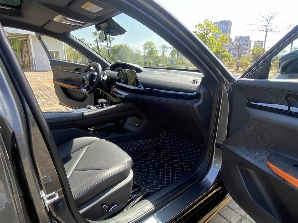 Changan UNI-V Changan UNI-V 2023 1.5T Sports Edition 2024 — thumbnail 3