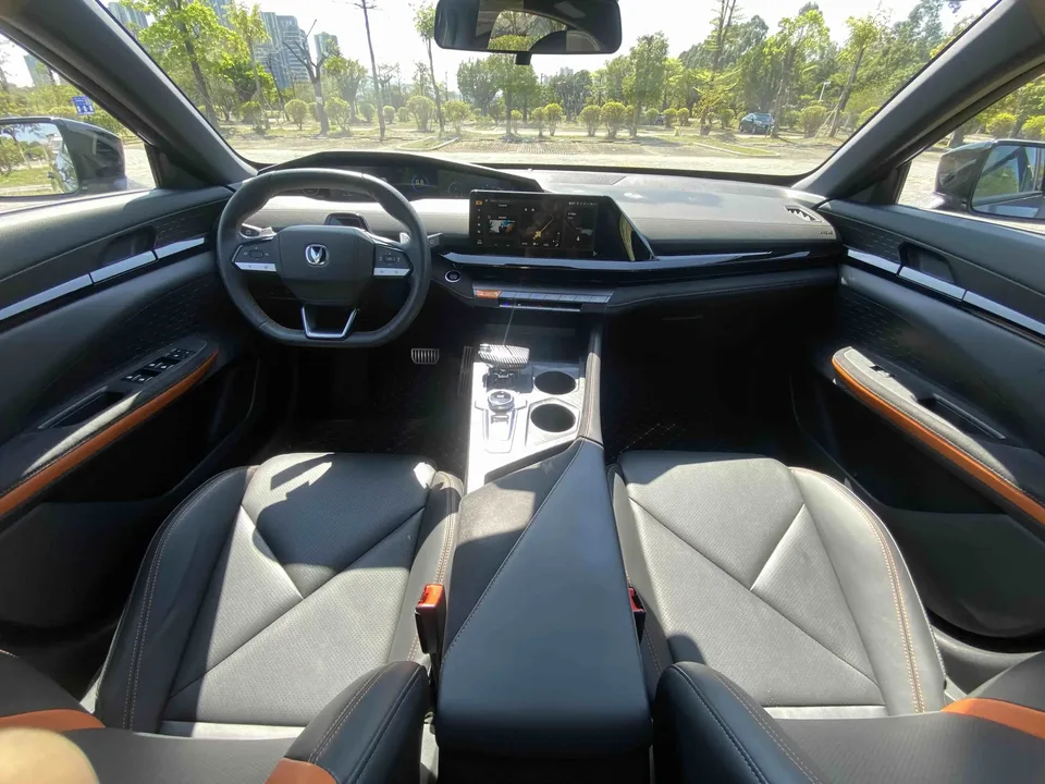 Changan UNI-V Changan UNI-V 2023 1.5T Sports Edition 2024 — thumbnail 4