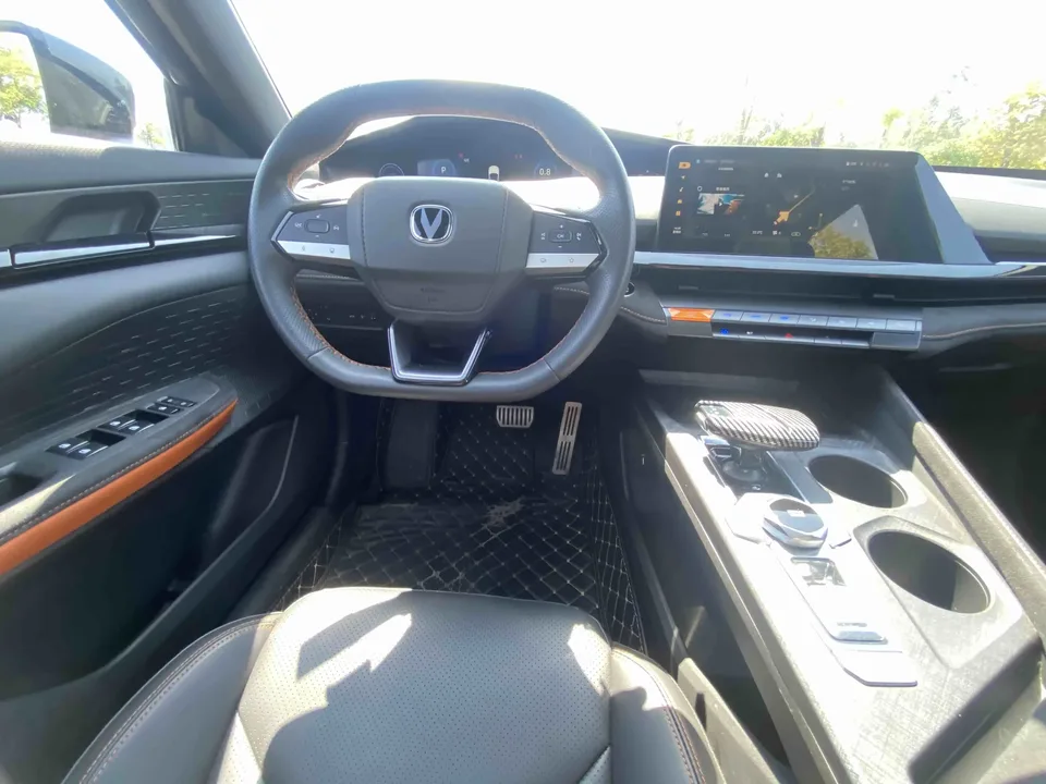 Changan UNI-V Changan UNI-V 2023 1.5T Sports Edition 2024 — thumbnail 5