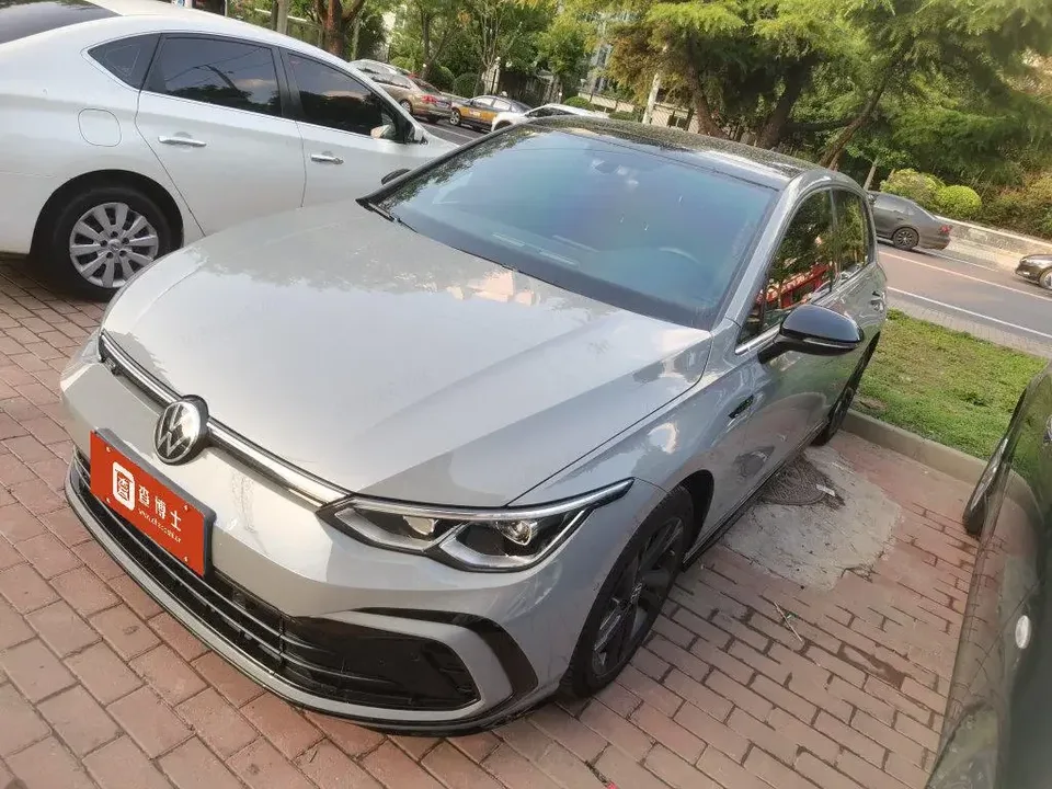 Volkswagen Golf golf 2023 280TSI DSG R-Line Lite 2023 — photo 1, buy with delivery to Moscow
