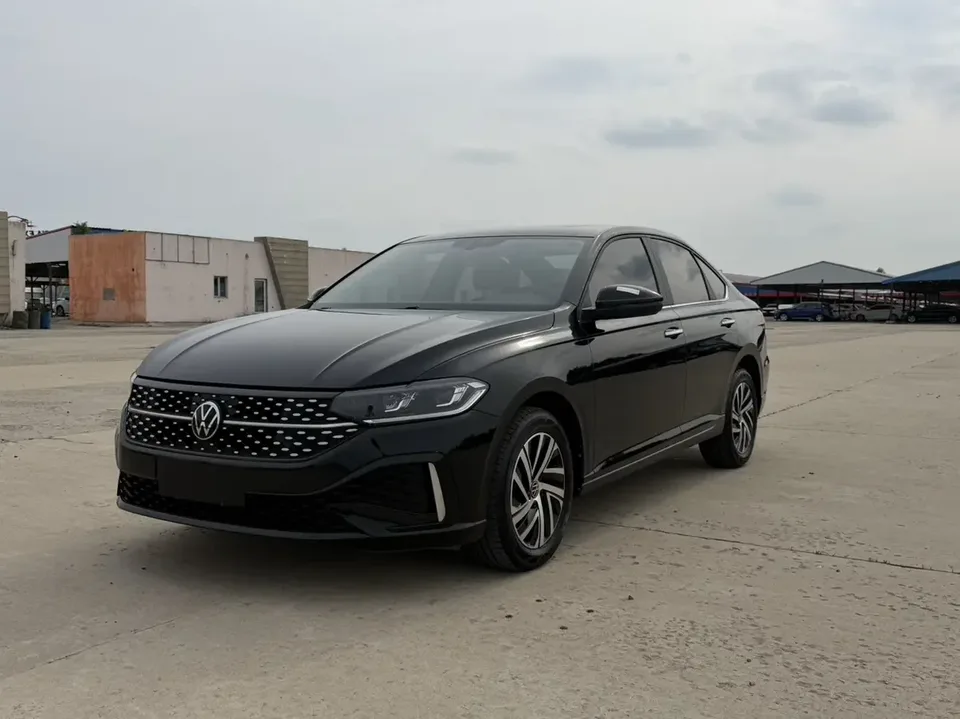Volkswagen Lavida Lavida 2023 280TSI DSG Starry Sky Edition 2022 — photo 1, buy with delivery to Moscow