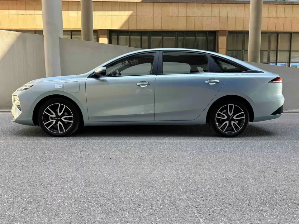 Roewe D6 Roewe D6 2025 450km Premium Edition 2025 — thumbnail 3