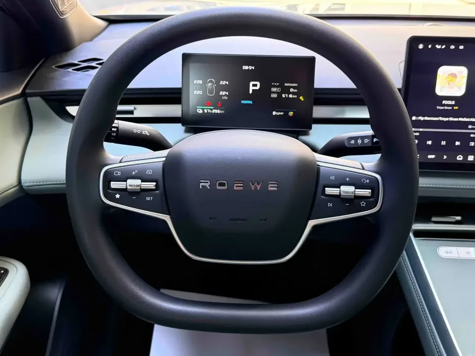 Roewe D6 Roewe D6 2025 450km Premium Edition 2025 — thumbnail 4