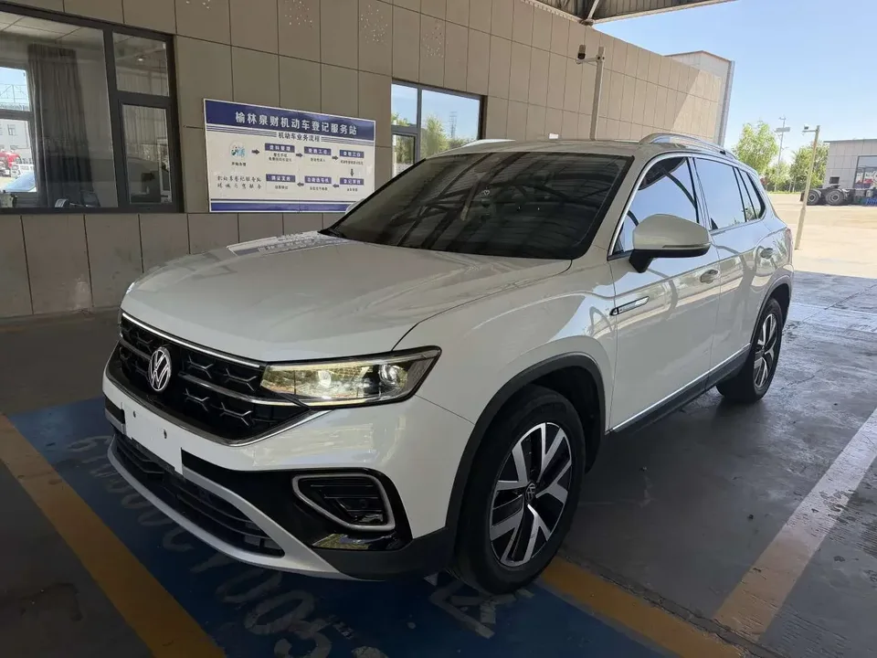 Volkswagen Tayron Tanyue 2023 280TSI 2WD Luxury Plus Advanced Edition 2023 — photo 1, buy with delivery to Moscow