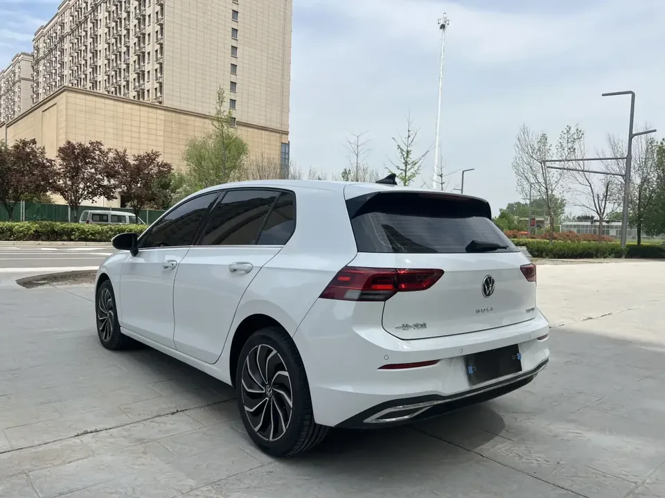 Volkswagen Golf golf 2023 280TSI DSG Pro facelift 2024 — thumbnail 2