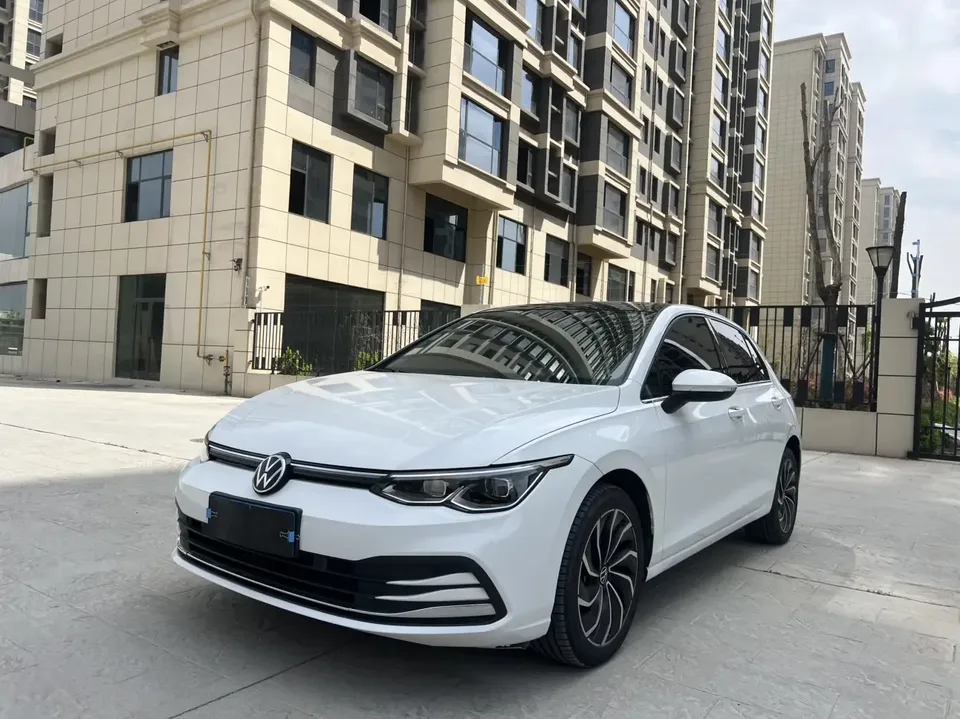 Volkswagen Golf golf 2023 280TSI DSG Pro facelift 2024 — photo 1, buy with delivery to Moscow