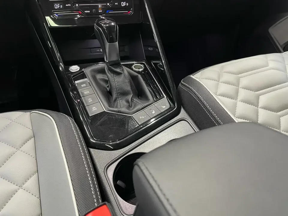 Volkswagen Tayron Tanyue 2023 280TSI 2WD Luxury Plus Advanced Edition 2023 — thumbnail 3