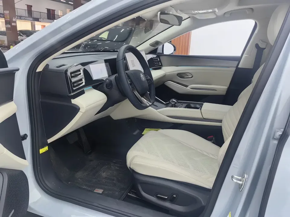 BYD Qin L DM Qin L DM 2024 DM-i 120KM Excellence 2024 — thumbnail 3