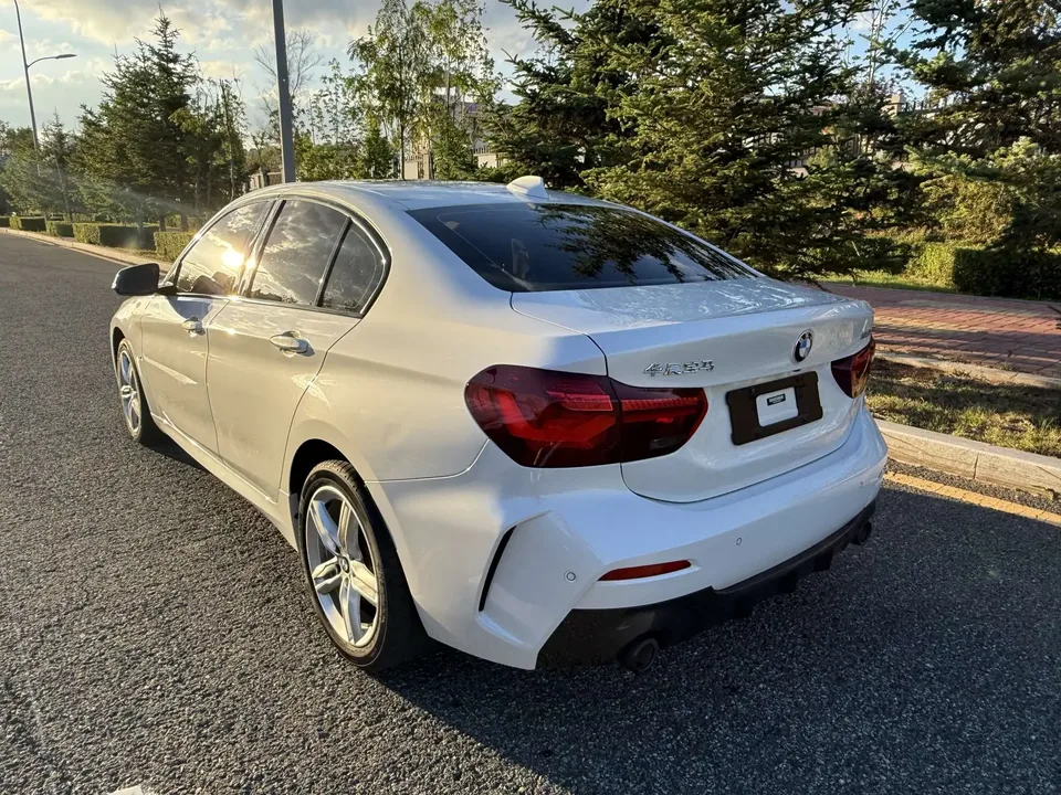 BMW 1 Series BMW 1 Series 2023 120i M Sport Night Edition 2023 — thumbnail 2