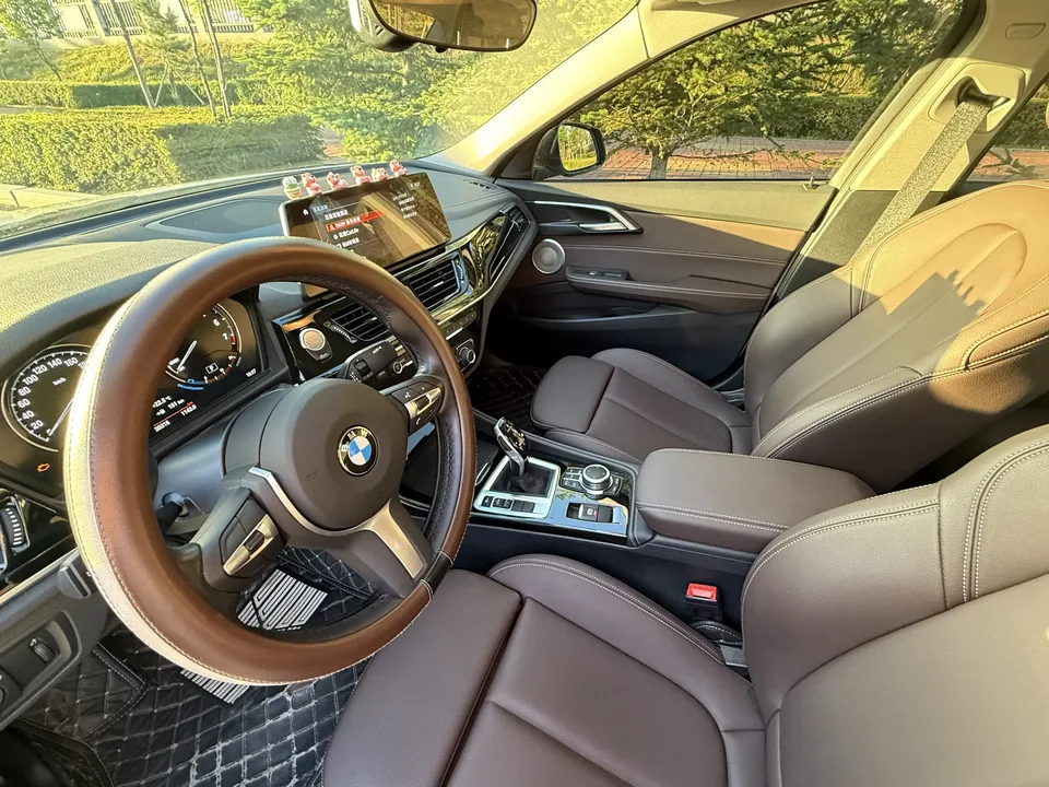 BMW 1 Series BMW 1 Series 2023 120i M Sport Night Edition 2023 — thumbnail 5