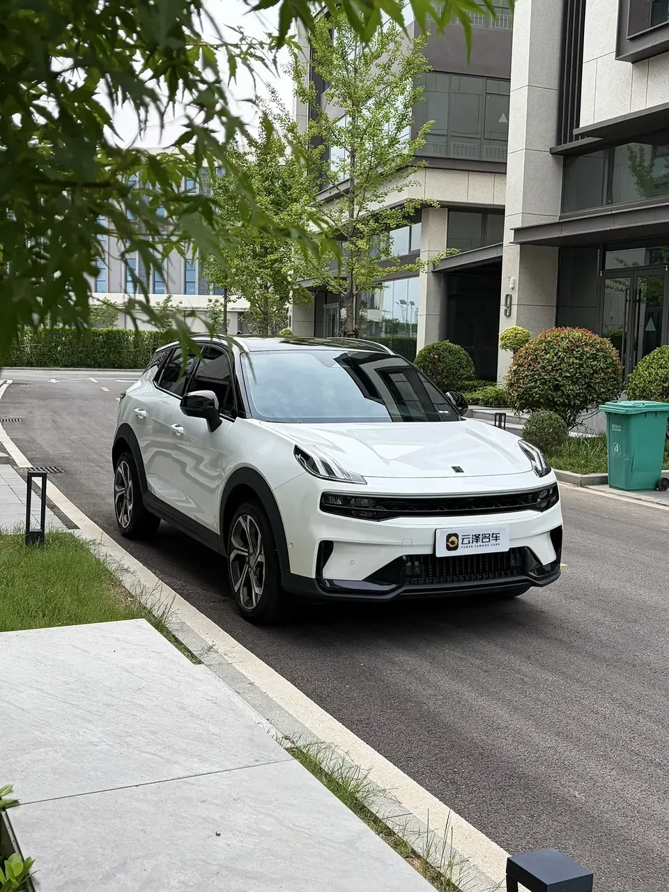 Lynk & Co 06 Lynk & Co 06 2023 Remix 1.5T JinHalo 2024 — thumbnail 2