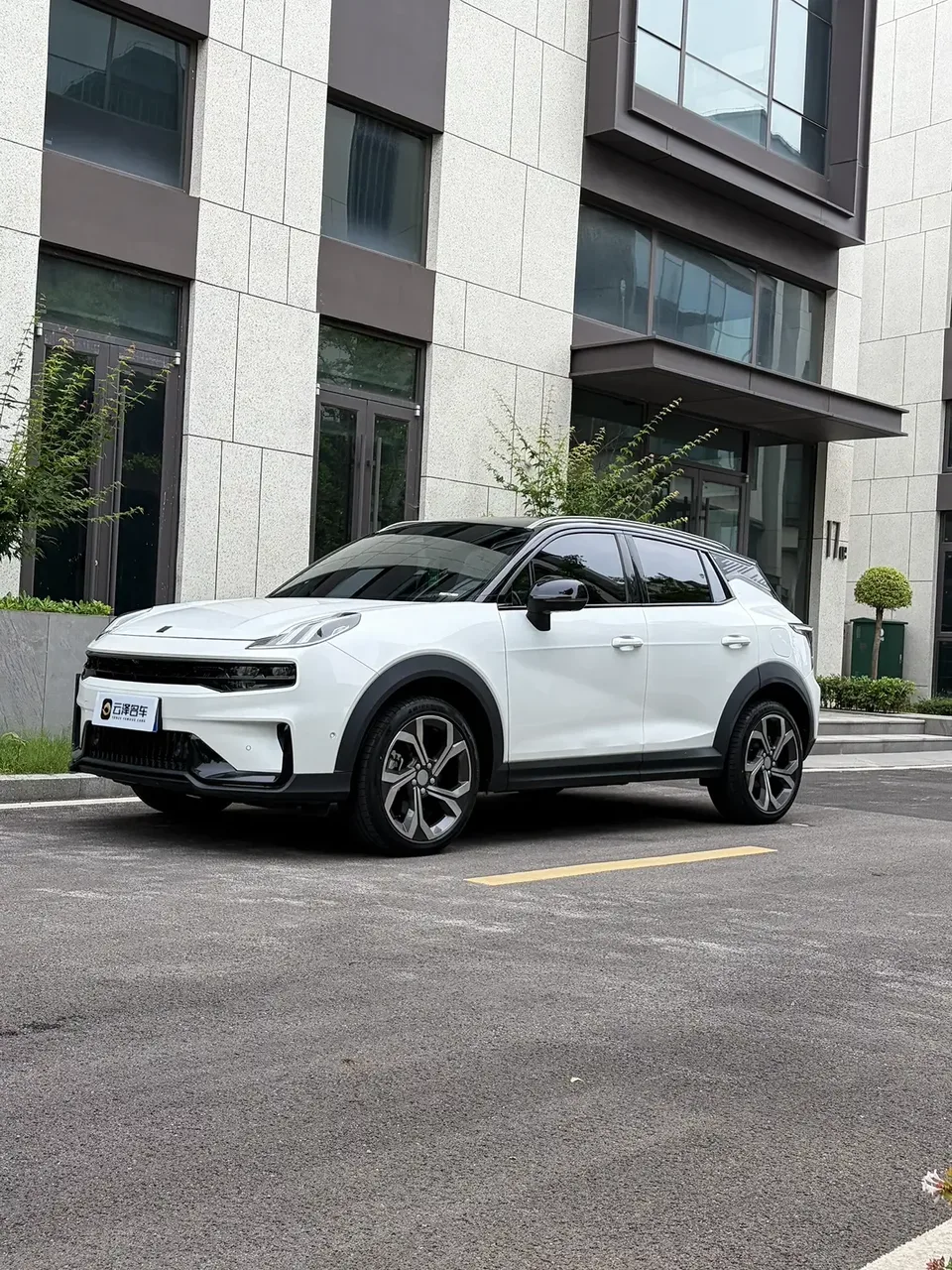 Lynk & Co 06 Lynk & Co 06 2023 Remix 1.5T JinHalo 2024 — photo 1, buy with delivery to Moscow