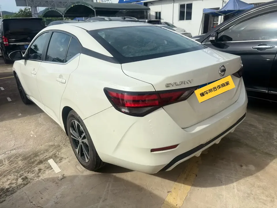 Nissan Sylphy Sylphy 2022 1.6L XL CVT Enjoy Edition 2022 — миниатюра 4