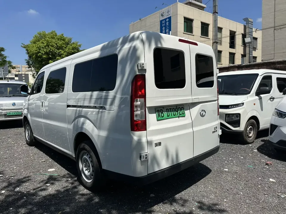 Ruichi EC75 Rich EC75 2025 Passenger Transport Intelligent Supercharger Version-Pioneer II 50.1kWh 2025 — thumbnail 4