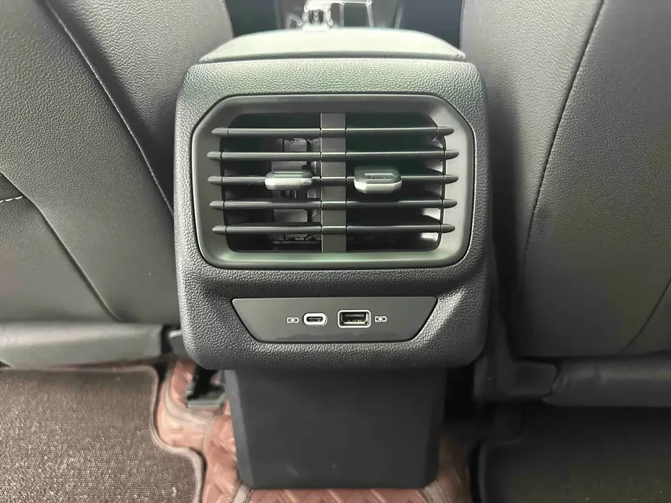 Volkswagen Lamando Lingdu 2023 Lingdu L 280TSI DSG Hot Edition 2023 — thumbnail 3