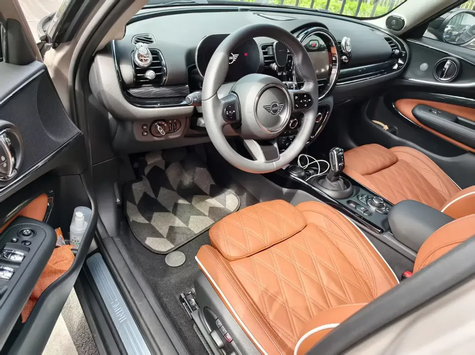 MINI Clubman MINI CLUBMAN 2023 1.5T COOPER Connoisseur 2023 — thumbnail 2