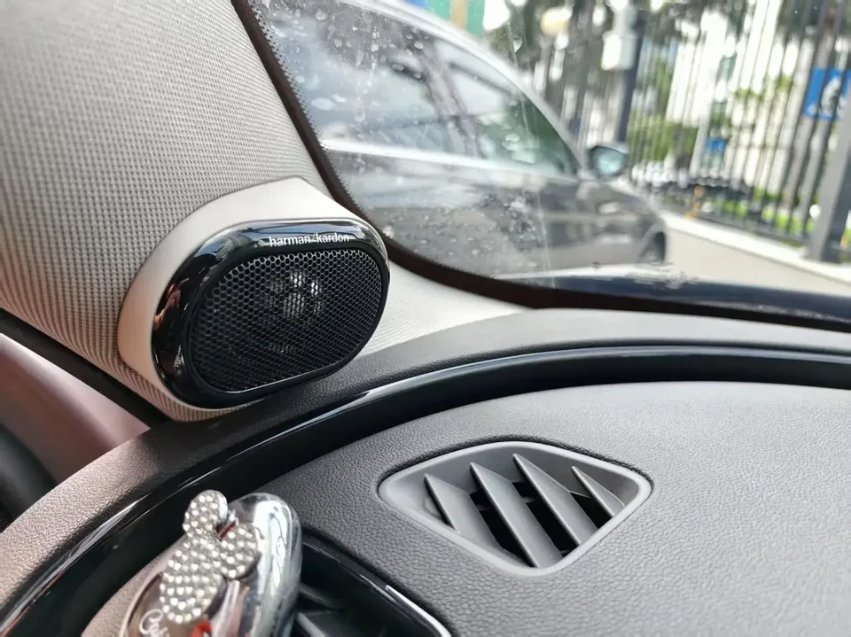 MINI Clubman MINI CLUBMAN 2023 1.5T COOPER Connoisseur 2023 — photo 1, buy with delivery to Moscow