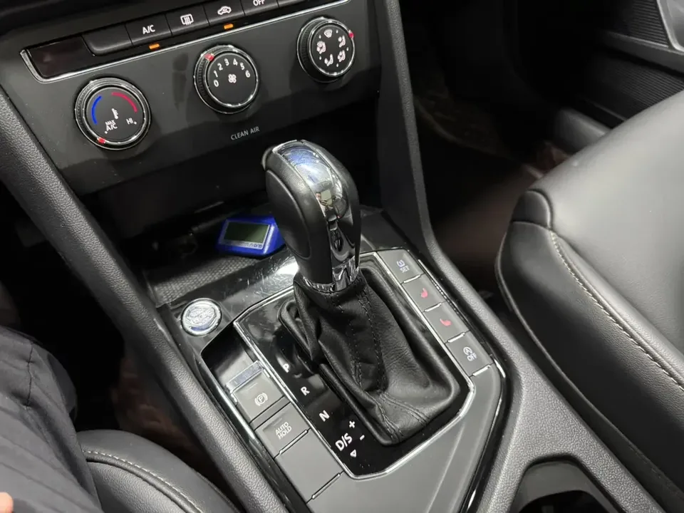 Volkswagen Tharu tuyue 2022 280TSI 2WD Deluxe Edition 2022 — thumbnail 3