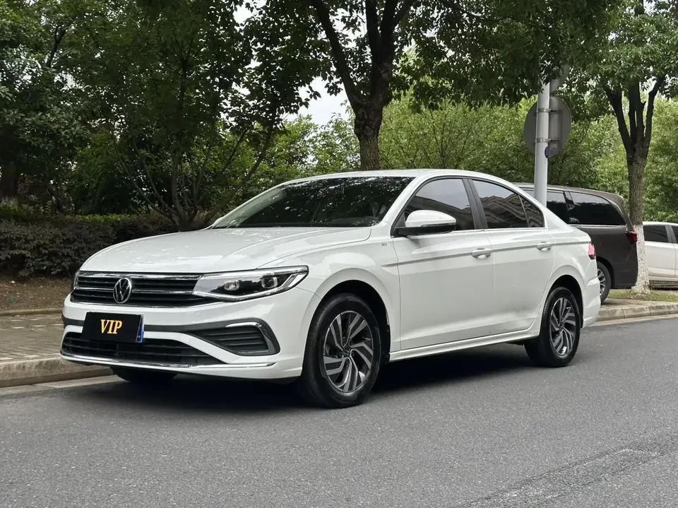 Volkswagen Bora Bora 2025 200TSI DSG Joyride Navigation Edition 2025 — photo 1, buy with delivery to Moscow