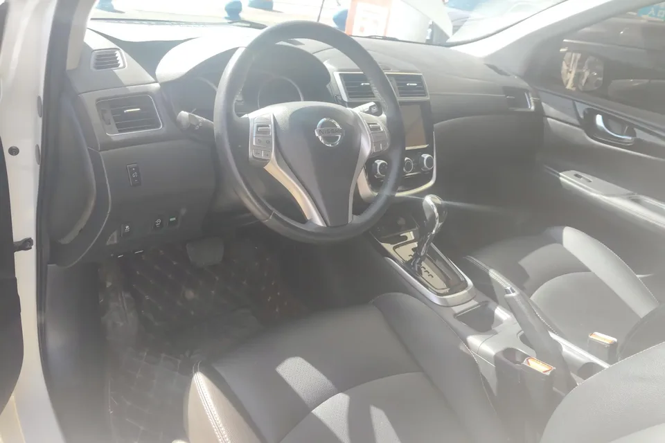Nissan Tiida Tiida 2021 1.6L CVT Intelligent Travel Edition 2022 — миниатюра 4