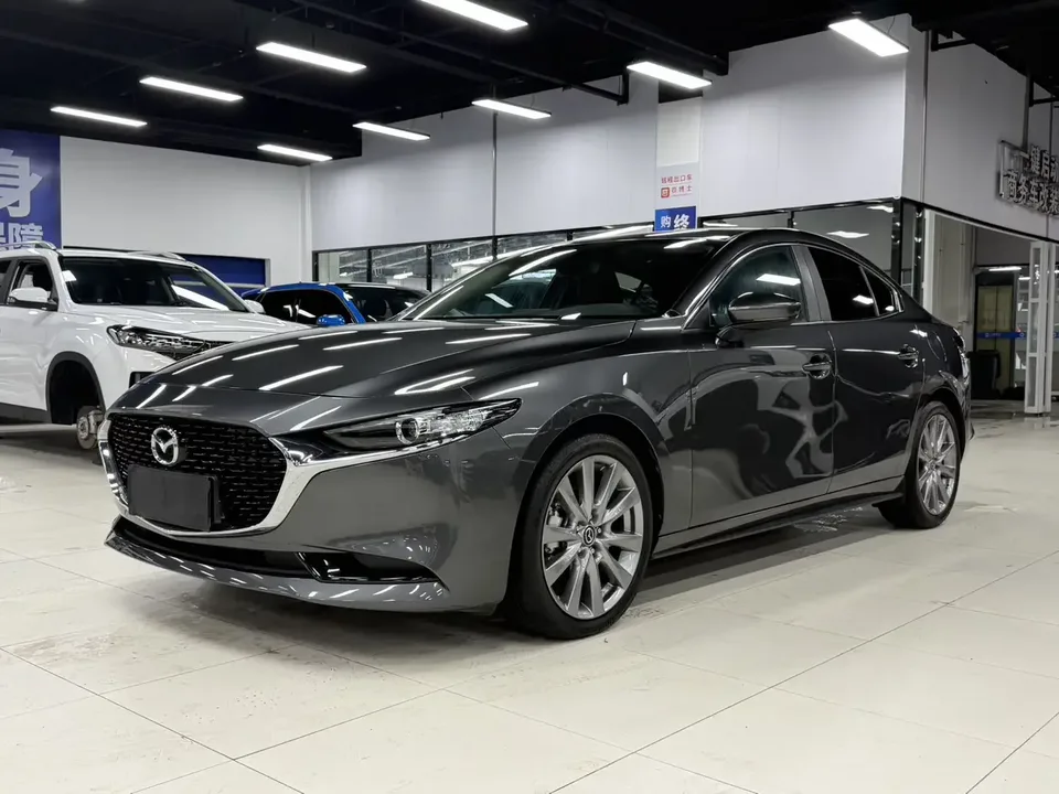 Mazda Axela Mazda3 Angkesela 2022 2.0L Automatic Elegant Edition 2022 — photo 1, buy with delivery to Moscow