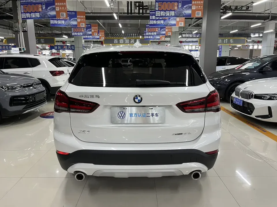 BMW X1 BMW X1 2022 sDrive20Li Fashion 2023 — миниатюра 2