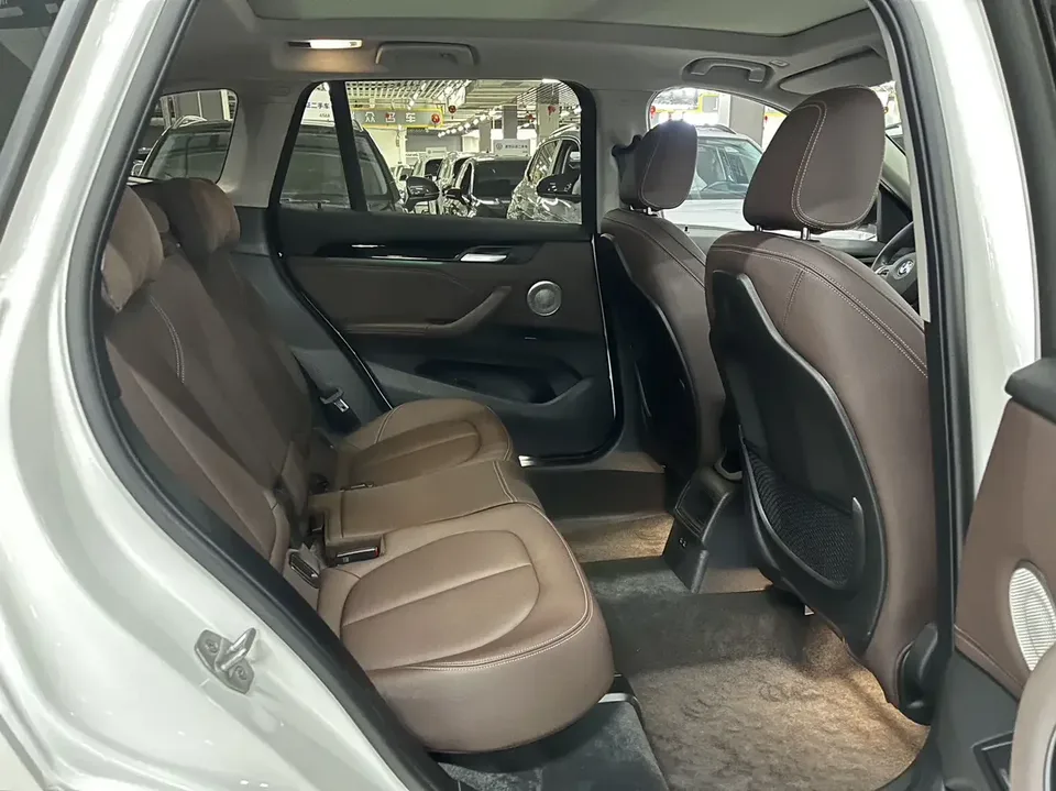 BMW X1 BMW X1 2022 sDrive20Li Fashion 2023 — миниатюра 4