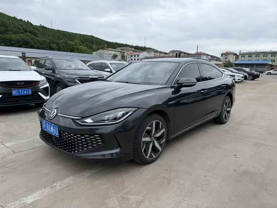 Volkswagen Lamando Lingdu 2023 Lingdu L 280TSI DSG Cool Edition 2023 — photo 1, buy with delivery to Moscow