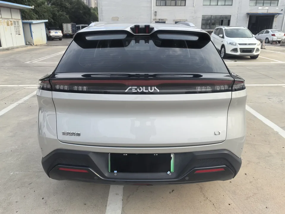 Dongfeng Fengshen L7 PHEV Fengshen L7 PHEV 2025 205 Super long range premium model 2025 — thumbnail 2
